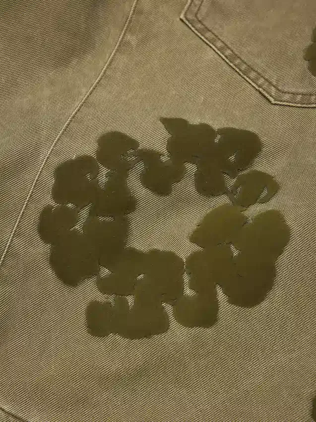 Cotton Wreath Flocked Short Khaki